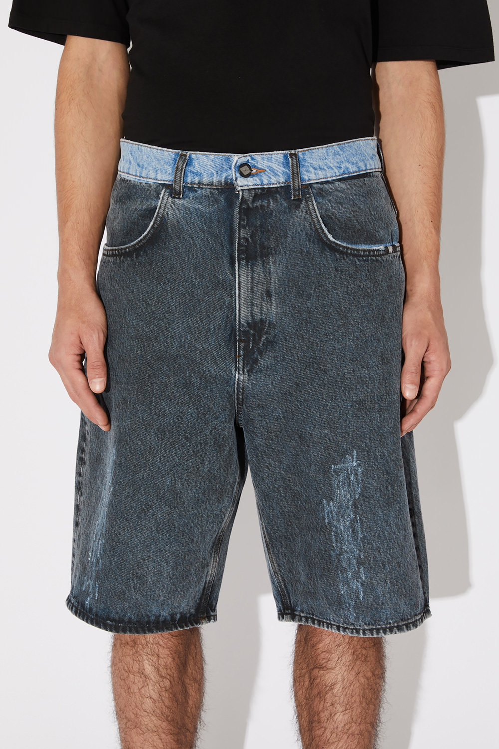 AMISH: TOMMY 90 DENIM BERMUDA SHORTS